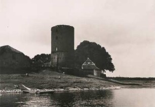 Rees. Der 1470 errichtete Mühlenturm an der Rheinmauer