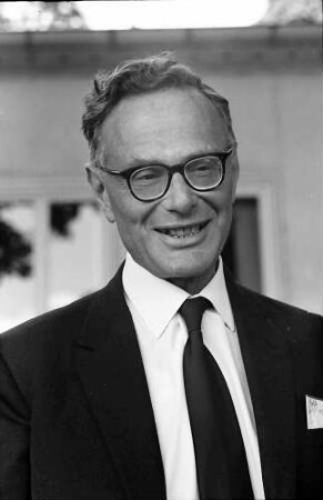 13. Tagung 1963 Medizin; Gruppen beim Bayrischen Frühstück: Sir Hans A. Krebs