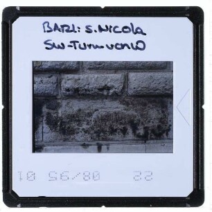 Bari, S. Nicola : Südwest-Turm, Westseite, Mauerwerk