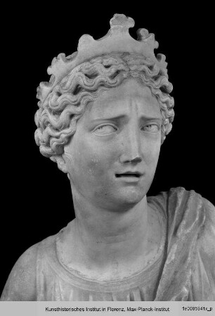 Muse von Philiskos (durch Ergänzungen an Kopf und Arm in eine Kleopatra transformiert)