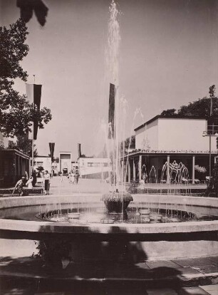 Großer Garten, Stübelplatz, Lennéstraße : Reichsgartenschau, Hallenstadt, Turmhof, Wasserkunst mit Blick nach dem Brunnenhof