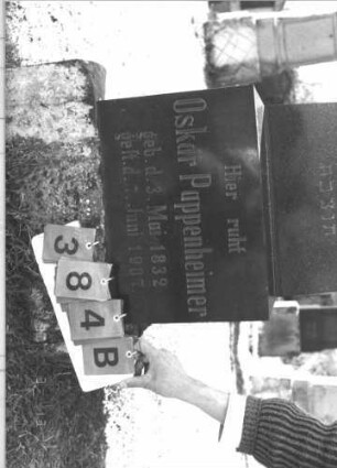 Grabstein 384 (Index: 99786185) Maße HxBxT: 180x51x51 cm Besonderheit: Doppelgrab für Eheleute: Grabstein 384B