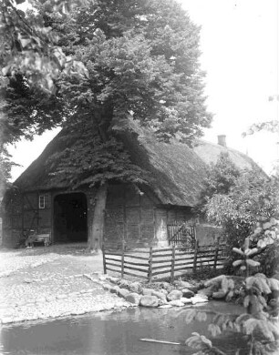 Mit Reet gedecktes Bauernhaus