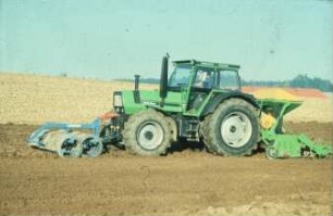Fotografie: Sämaschine, Drillkombination, Pneumatische Verteilung, Frontpacker
