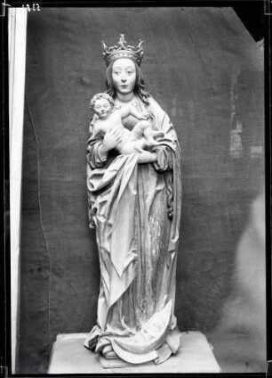 Kirche; Madonna, Plastik vor der Restaurierung