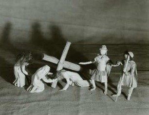 Christus bricht auf dem Weg nach Golgatha mit dem Kreuz zusammen