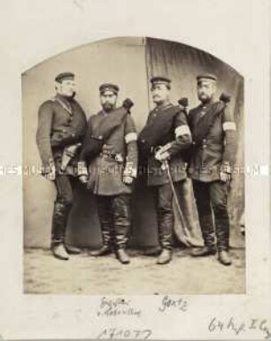Vier preußische Soldaten in Uniform