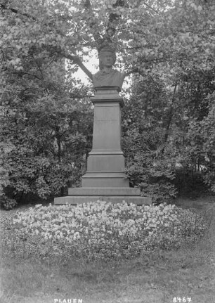 Denkmal des Schriftstellers und Dramaturgen Julius Mosen
