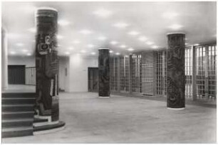 Nationaltheater, Weimar Wiederaufbau: Foyer EG mit Blick auf die Türen zur Eingangshalle