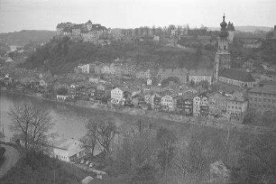 Burghausen: Blick auf Burghausen und Salzach