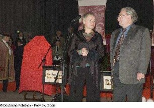 Festabend. Dora und Heinz Sedlick präsentieren das Poster "The swets success story