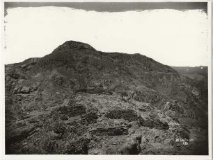 Ruinen vom Cerro de Borró. Es ist dieses ein einzelner Berg in der Hacienda de Collús, zusammengehörig mit der Hacienda Pomalca, Provinz Chiclayo.