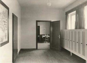 Nassau/Erzgebirge, Schule, Inneres, Flur im Obergeschoss mit Blick ins Lehrerzimmer