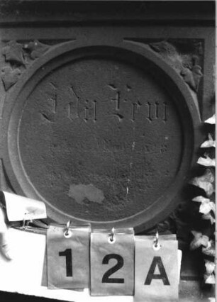 Grabstein 12A