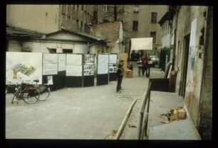 Diapositive: Lausitzer Str. 22, April 1982
