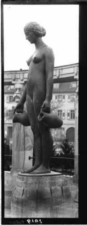 Karlsruhe Stephanplatz Stephansbrunnen Weibliche Figur