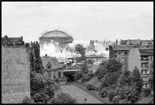 Sprengung der Gasometer im Gaswerk