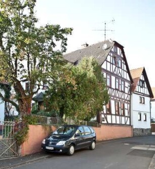 Pfarrhaus; Hungen, Pfarrgasse 2, An der Schule 7, An der Schule 5