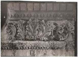 Bacchustempel, Baalbek: Gebälkausschnitt