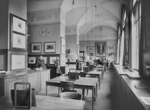 Dresden, Gemäldegalerie (Sempergalerie), Studiensaal im Kupferstich-Kabinett mit Max Lehrs, Hans Wolfgang Singer und weiteren Mitarbeitern