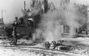 Trümmerbahn auf dem Königsplatz