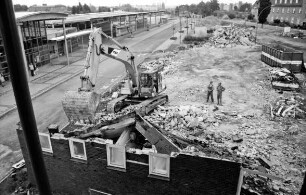 Bahnhof: Abriss des alten Bahnhofsgebäudes