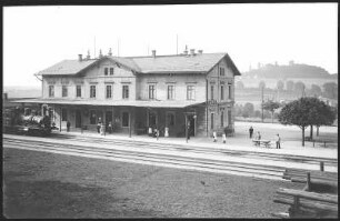 Stolpen. Bahnhof mit Blick zum Schloss