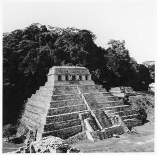 Stufenpyramide in Palenque (Mexiko)