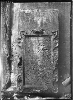 Heidelberg Peterskirche Grabstein des Matthes Hallbur (gestorben 1632)
