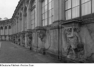 Dresden-Altstadt. Zwinger (1709-1728; M. D. Pöppelmann, B. Permoser). Nordwestliche Bogengalerie