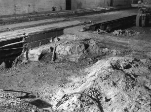 Lämmerbuckeltunnel, km 151,181 Restliche Ausbrucharbeiten, Mit dem Bau des Tunnels wurde Ende 1937 begonnen. Mitte 1938 durchgebrochen. Arbeiten 1941 eingestellt. 1948/49 restliche Rohbauarbeiten. Fertigstellung 1957.