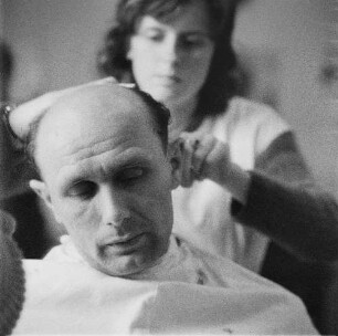 Niesky. Beim Friseur