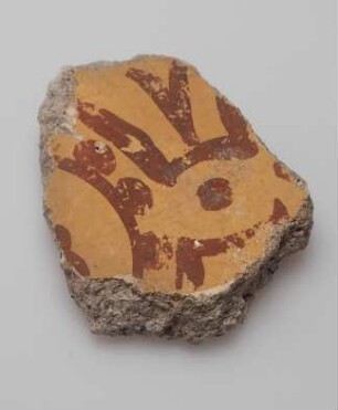 rotbraune Blätter oder Blüten auf ockrigem Grund (Fragment einer Wandmalerei)