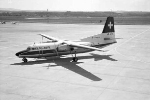 Basel (CH) - Mülhausen (F): Flugplatz; Balair-Chartermaschine auf Rollfeld