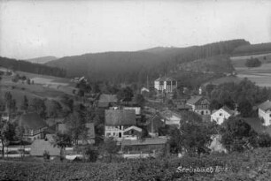 Blick zur Schmalzgrubner Straße : li. Sander-Gut, re. davon Häßler-Schneidmühle