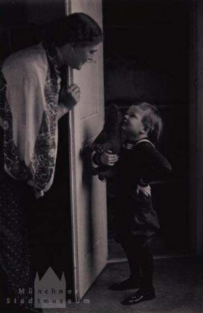 Mutter und Kind (Mutter und kleiner Junge)