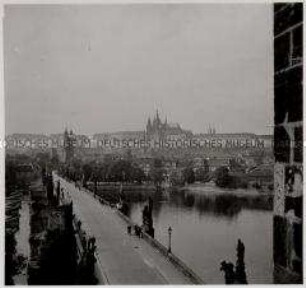 Prag, Karlsbrücke vom Altstädter Brückenturm gesehen