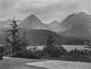 Der Tschirmer See : Blick über den Tschirmer See mit dem Gebirge der Hohen Tatra im Hintergrund