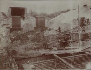 Bau der Wilmersdorf-Dahlemer U-Bahnstrecke, Arbeiten im Fenn