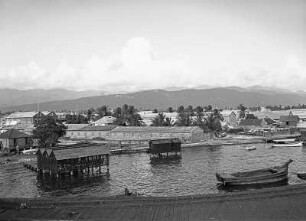 Kingston (Jamaika). Blick über den Hafen vom Karibischen Meer