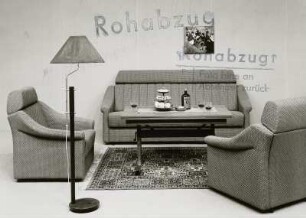 Sitzgruppe Vitte : Leipzig. Leipziger Herbstmesse, 1983. Sitzgruppe Vitte. Holz, Polsterung mit Mischgewebebezug, rehbraun (1983; VEB Möbelkombinat Ribnitz-Damgarten)