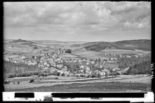 Niedereinsiedel (Dolní Poustevna). Blick über den Ort nach Norden