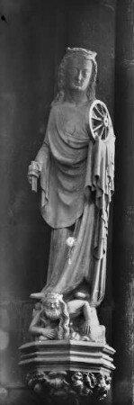 Statue der Heiligen Katharina