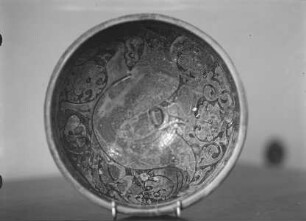 "Ghabri"-Ware (Keramik, Schüssel mit Löwenfigur in Ritzzeichnung)