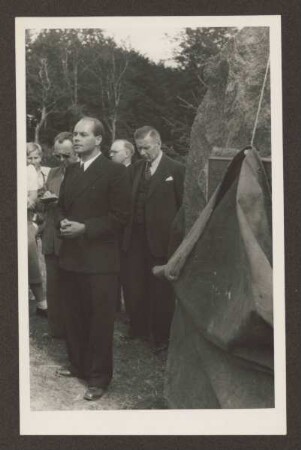 Gedenktafel zum 75-jährigen Bestehen des Hermannsdenkmals. Detmold. Hiddesen. Ansichtskarte 1950. Dia