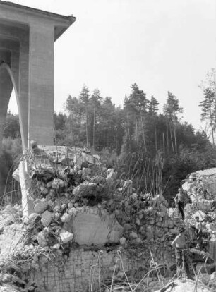 Rohrbach-(Friedens)brücke, km 211,808 - 212,130 Trümmerräumung