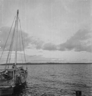 Schiff : Schiff im Hafen von Port Bell