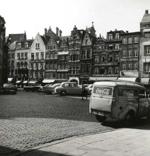 Antwerpen. Giebelhäuser an einem Platz