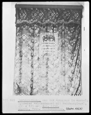 Torahvorhang aus der Synagoge in Kassel