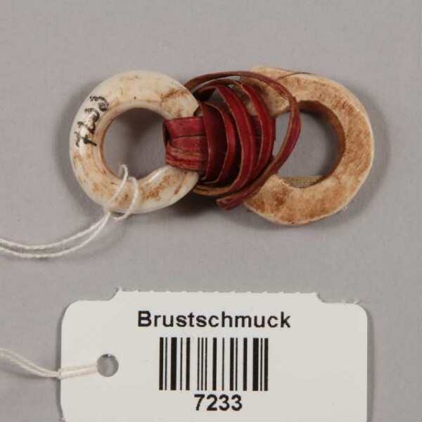 Brustschmuck